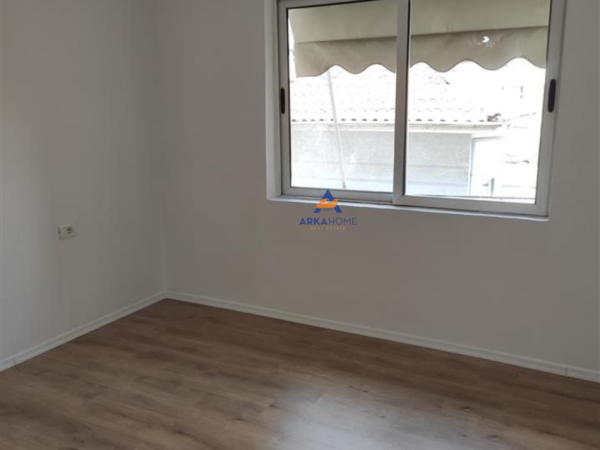 Tirane, shitet apartament 2+1+Ballkon Kati 4, 65 m² 100.000 € (XHAMLLIKU)