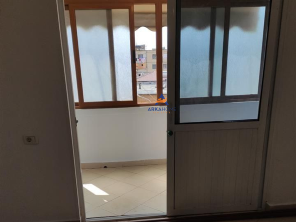 Tirane, shitet apartament 2+1+Ballkon Kati 4, 65 m² 100.000 € (XHAMLLIKU)