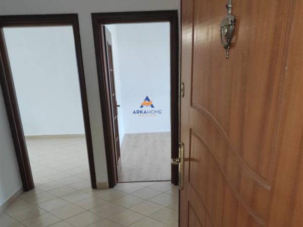 Tirane, shitet apartament 2+1+Ballkon Kati 4, 65 m² 100.000 € (XHAMLLIKU)