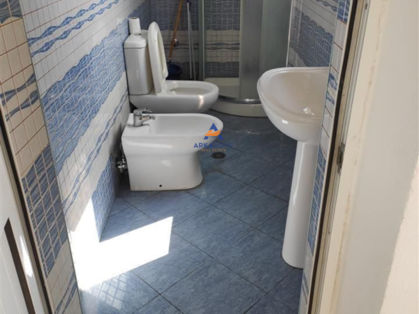 Tirane, shitet apartament 2+1+Ballkon Kati 4, 65 m² 100.000 € (XHAMLLIKU)