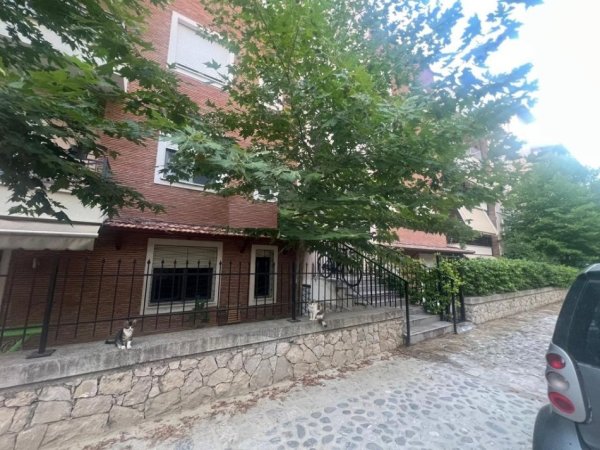 Tirane, jepet me qera apartament 1+1+Aneks+Ballkon , 54 m² 500 € 