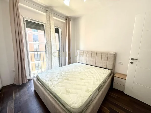 Tirane, jepet me qera 2+1+Aneks+Ballkon Kati 3, 87 m² 550 € 