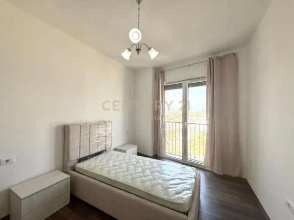 Tirane, jepet me qera 2+1+Aneks+Ballkon Kati 3, 87 m² 550 € 