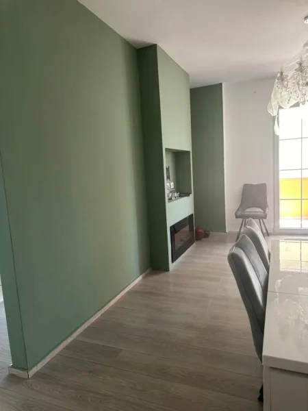 Tirane, jepet me qera apartament 2+1+Ballkon Kati 2, 98 m² 600 € 