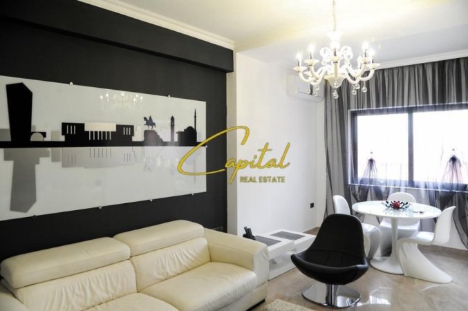 Tirane, jepet me qera apartament 2+1 Kati 6, 96 m² 950 € (ISH BLLOKU)