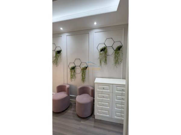 Tirane, jepet me qera ambjent biznesi Kati 1, 49 m² 700 € (Rruga Hasan Sufa, Brryl)