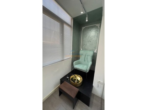 Tirane, jepet me qera ambjent biznesi Kati 1, 49 m² 700 € (Rruga Hasan Sufa, Brryl)