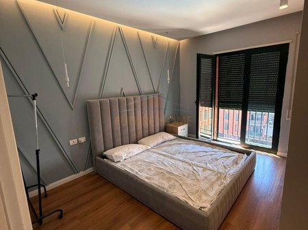 Tirane, shitet apartament 1+1+Ballkon Kati 5, 77 m² 140.000 € (Green City)