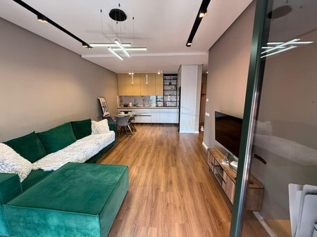 Tirane, shitet apartament 1+1+Ballkon Kati 5, 77 m² 140.000 € (Green City)