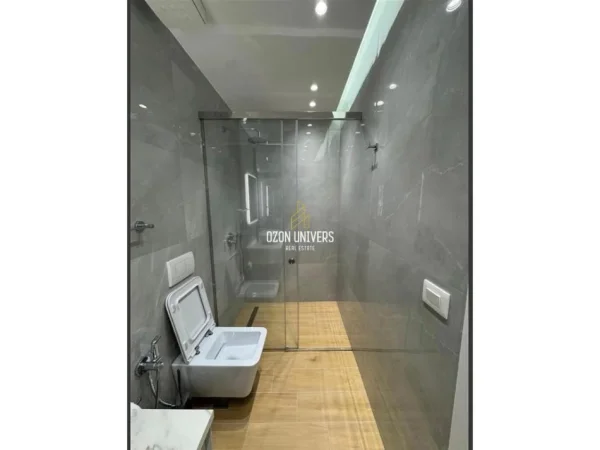 Tirane, shitet apartament 1+1+2 Ballkone Kati 11, 76 m² 170.000 € (Golden Park 3, Rruga e Kavajës)