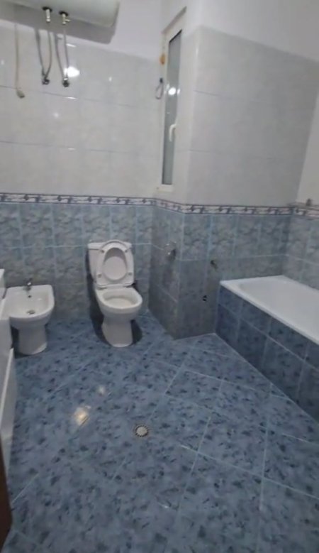 Tirane, jepet me qera apartament 2+1+Ballkon Kati 4, 86 m² 600 € 