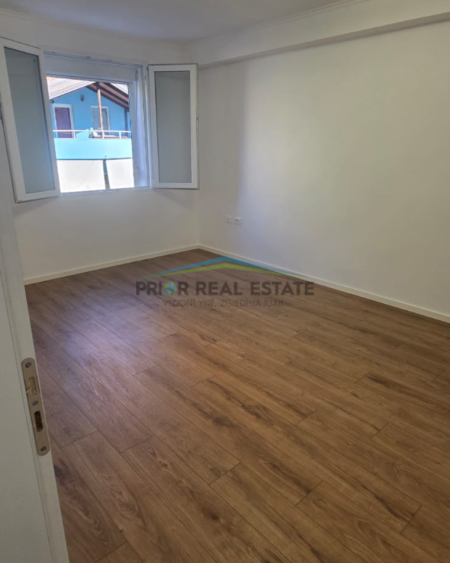 Tirane, shes apartament 1+1 Kati 3, 42 m² 135.000 € (Myslym Shyri)