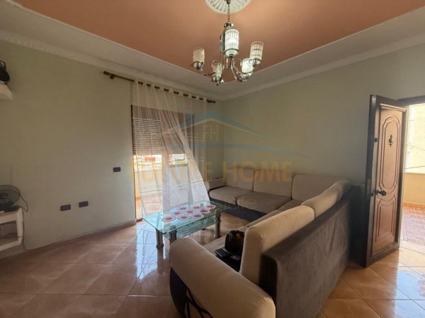 Tirane, jepet me qera apartament 2+1 Kati 2, 100 m² 350 € (Rruga Dalip Topi)