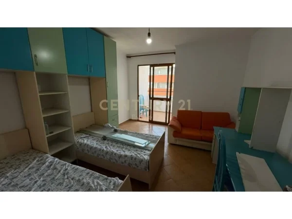 Tirane, shitet apartament 2+1+Ballkon Kati 7, 96 m² 127.000 € (Yzberisht)
