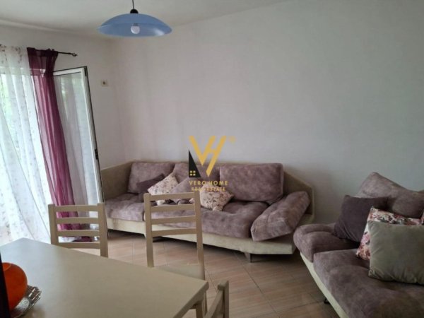 Tirane, jepet me qera apartament 1+1+Ballkon Kati 4, 70 m² 500 € (21 DHJETORI)