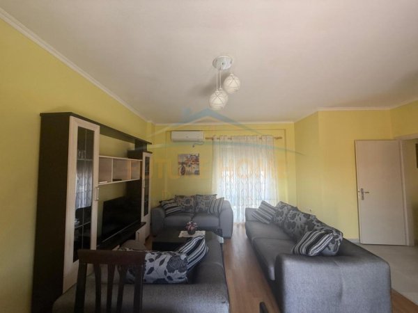 Tirane, jepet me qera apartament 2+1 Kati 5, 92 m² 400 € (Auto Kalaja, Fresk)