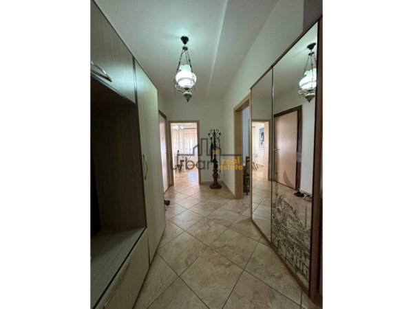 Tirane, jepet me qera apartament 2+1+Ballkon Kati 3, 125 m² 750 € (Shkolla e Baletit)