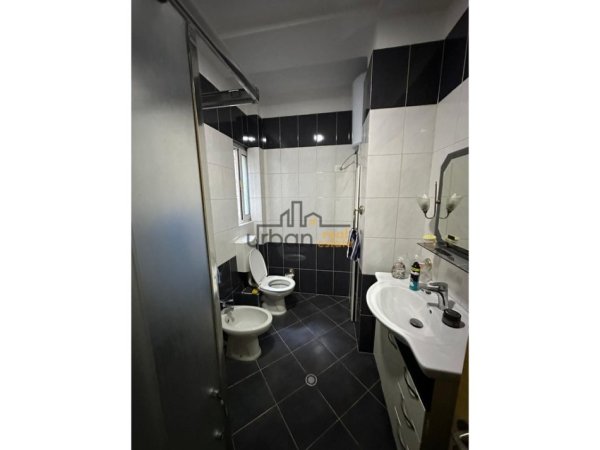 Tirane, jepet me qera apartament 2+1+Ballkon Kati 3, 125 m² 750 € (Shkolla e Baletit)