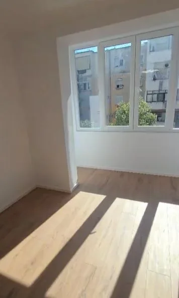 Tirane, shitet apartament 1+1 Kati 3, 30 m² 95.000 € (Myslym Shyri)