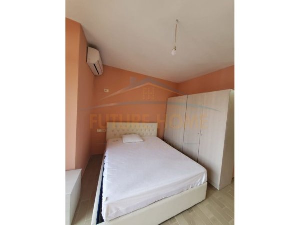 Tirane, jepet me qera ambjent biznesi Kati 6, 405 m² 5.000 € 