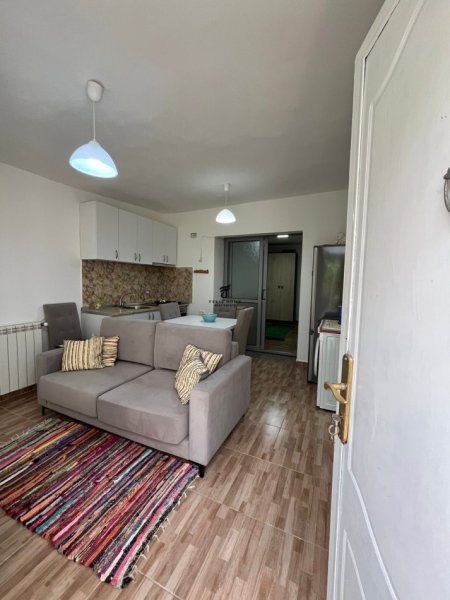 Tirane, jepet me qera garsonier Kati 1, 40 m² 400 € (RRUGA E ELBASANIT)