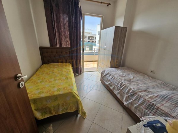 Tirane, shitet apartament 2+1+Ballkon Kati 8, 81 m² 125.000 € (Unaza e Re, Tirane)