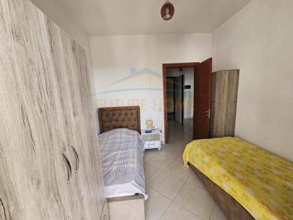 Tirane, shitet apartament 2+1+Ballkon Kati 8, 81 m² 125.000 € (Unaza e Re, Tirane)