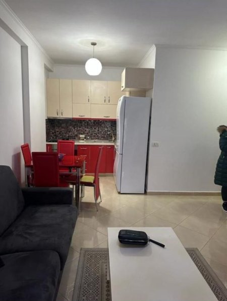Tirane, jepet me qera apartament 1+1+Ballkon Kati 7, 60 m² 450 € (Astir, Eja studio)