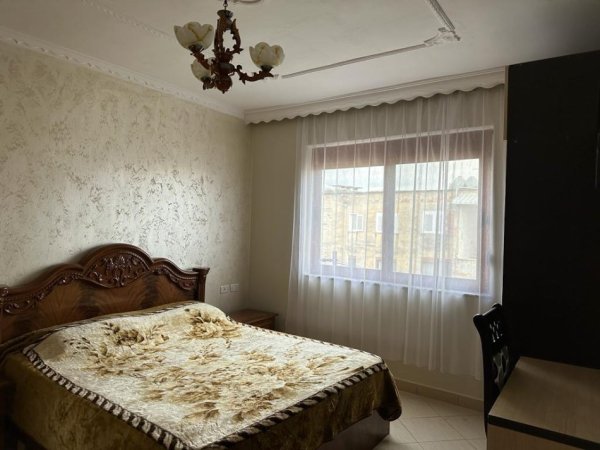 Tirane, jepet me qera apartament 1+1 Kati 5, 67 m² 450 € (Xhamlliku)