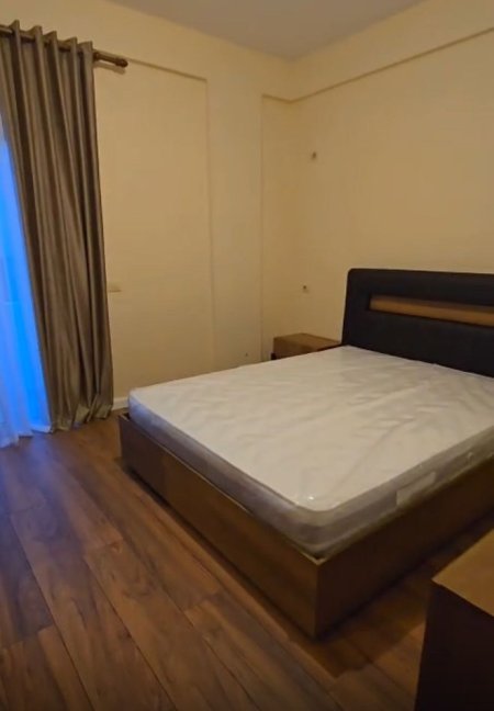 Tirane, jepet me qera apartament 2+1 Kati 4, 130 m² 600 € (KODRA E PRIFTIT)