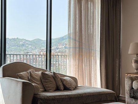 Tirane, jepet me qera apartament 2+1 Kati 10, 133 m² 2.200 € (Liqeni i Tiranes)