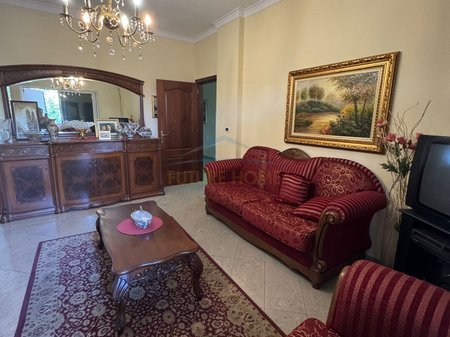 Tirane, jepet me qera apartament 2+1 Kati 2, 107 m² 750 € (Shkolla e Kuqe)