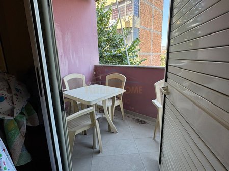 Tirane, jepet me qera apartament 2+1 Kati 2, 107 m² 750 € (Shkolla e Kuqe)