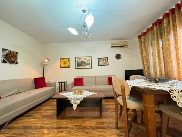 Tirane, shes apartament 2+1+Ballkon Kati 1, 75 m² 175.000 € (Kongresi lushnjes)
