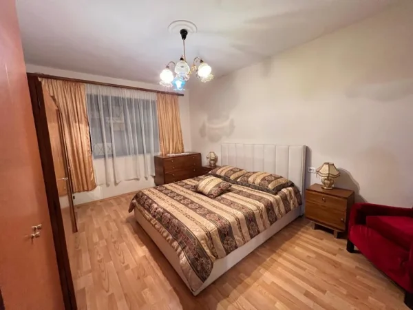 Tirane, shes apartament 2+1+Ballkon Kati 1, 75 m² 175.000 € (Kongresi lushnjes)