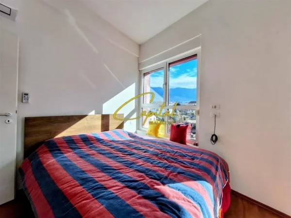 Tirane, jepet me qera apartament 2+1 Kati 5, 85 m² 550 € (ALI DEMI)