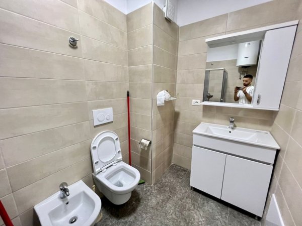 Tirane, jepet me qera apartament 2+1+Ballkon Kati 8, 90 m²  500 € (Rruga pasho hysa)