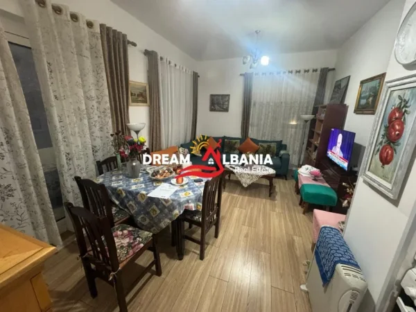 Shqiperi, shitet apartament 2+1+Ballkon Kati 2, 84 m² 123500 € (Ali Demi)