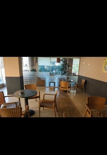 Tirane, jepet me qera ambjent biznesi Kati 1, 120 m² 500 € (KODRA E PRIFTIT)