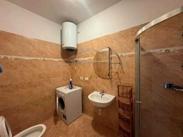 Tirane, shitet apartament 1+1+Ballkon Kati 1, 76 m² 210.000 € (Kompleksi Delijorgji)