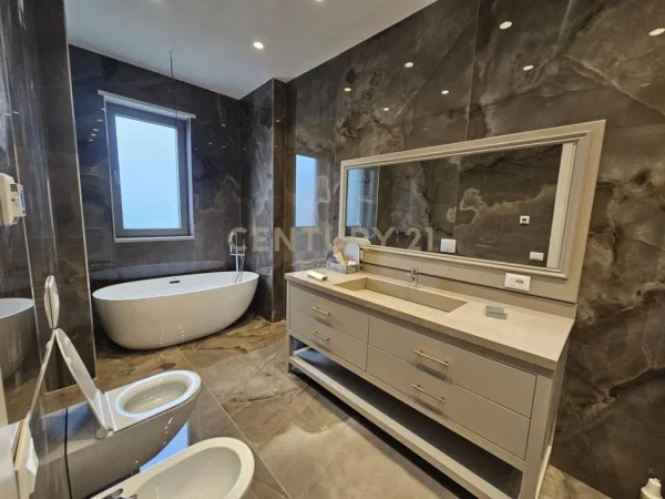 Shqiperi, jepet me qera Vile 2 Katshe Kati 2, 1.100 m² 10.000 € (Mjull-Bathore)