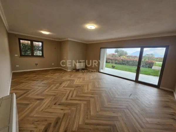 Shqiperi, jepet me qera Vile 2 Katshe Kati 2, 1.100 m² 10.000 € (Mjull-Bathore)
