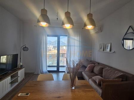 Tirane, jepet me qera apartament 1+1 Kati 5, 65 m² 550 € (Tregu elektrik)