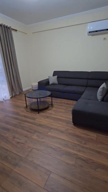 Tirane, jepet me qera apartament 2+1+Aneks+Ballkon Kati 4, 135 m² 600 € (Prane UET)