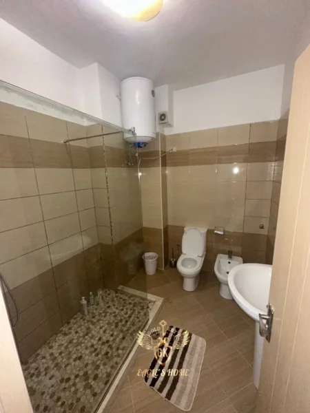Durres, shes apartament 2+1+Aneks+Ballkon Kati 1, 135.000 € (• 2+1+2 me Verande 069 20 39 456 069 20 39 456 Ish Urtja • 135.000€)