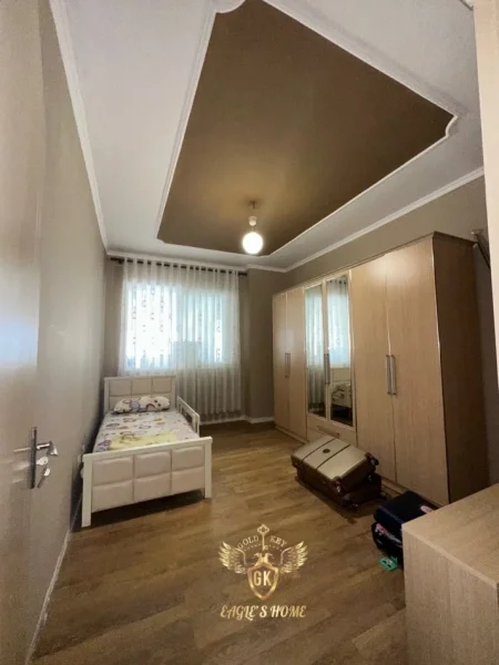 Durres, shes apartament 2+1+Aneks+Ballkon Kati 1, 135.000 € (• 2+1+2 me Verande 069 20 39 456 069 20 39 456 Ish Urtja • 135.000€)