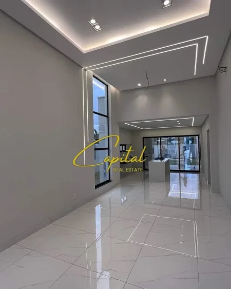 Tirane, jepet me qera dyqan Kati 0, 54 m² 1800 € (MYSLYM SHYRI)