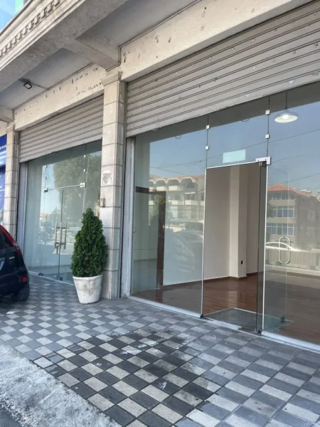 Durres, jepet me qera ambjent biznesi Kati 0, 150 m² 600 € 