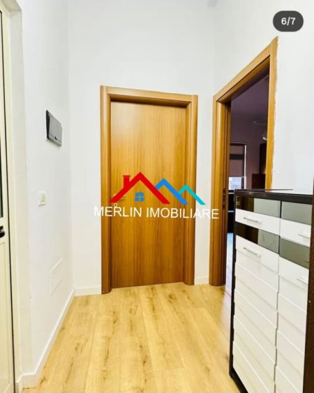 Tirane, jepet me qera apartament 1+1+Ballkon Kati 1, 60 m² 650 € (RRUGA E BARRIKADAVE)