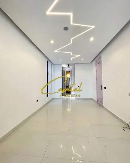 Tirane, jepet me qera dyqan Kati 0, 45 m² 1.400 € (MYSLYM SHYRI)